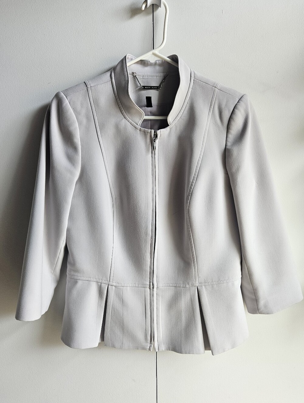 WHBM Flirty-Hem Peplum Blazer in Women's 6 - Picture 3 of 16